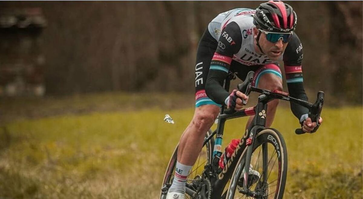 En acción. Richeze, durante la competencia de la Tirreno-Adriático. (@maximilianoricheze)