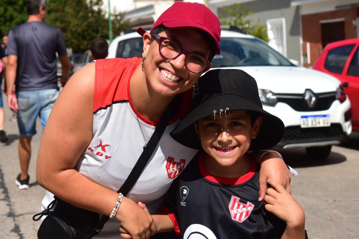 Cara 'e Cancha de Instituto en la previa del partido con Independiente en Alta Córdoba. (Ramiro Pereyra / La Voz)