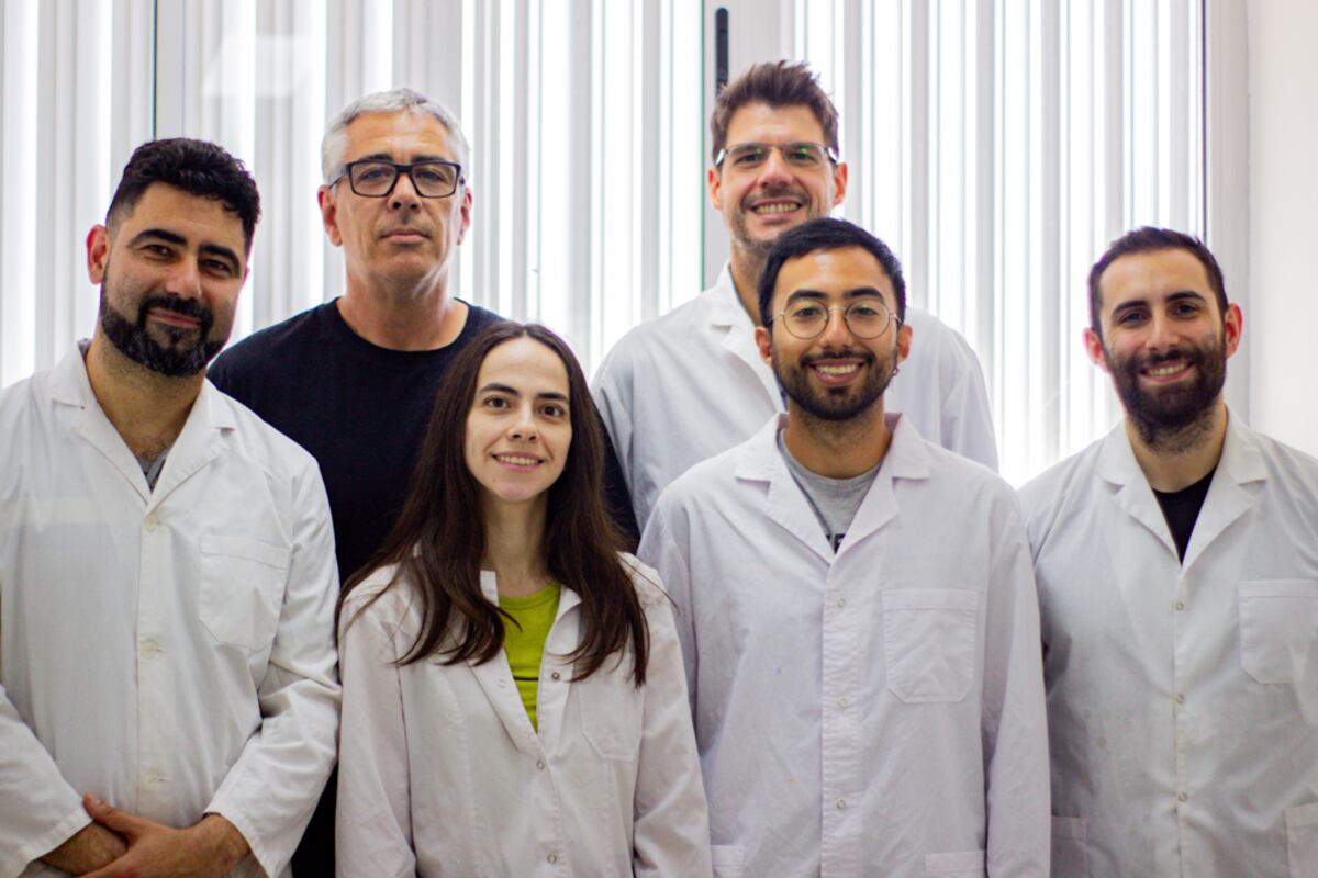 Germán Gil (atrás, a la izquierda) junto a su equipo. (Gentileza)