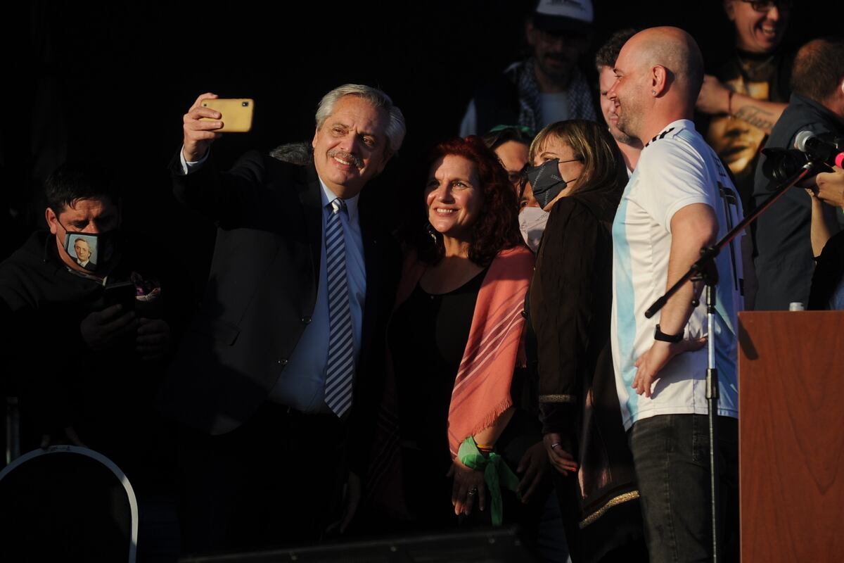 Estadio de Nueva Chicago
El presidente Alberto Fernández participará del Plenario de la militancia
Organizaciones sociales por la unidad y la victoria
Frente de todos
Máximo Kirchner
Foto clarin