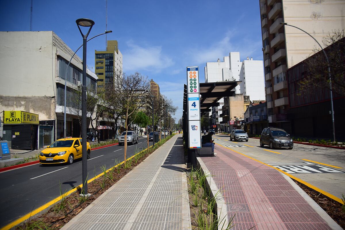 Habilitan nuevo tramo de la bulevarización en avenida Maipú, entre Olmos y Sarmiento. (Pedro Castillo / La Voz)