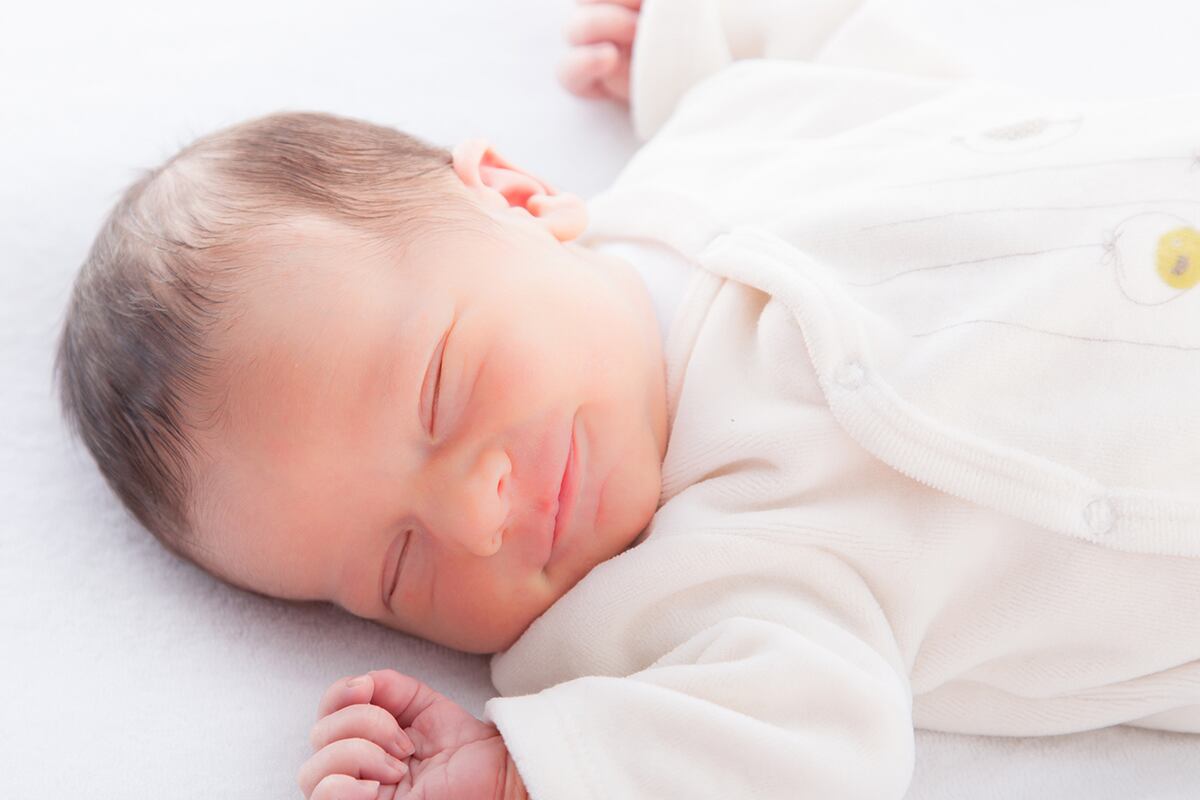 Ropa cómoda para el bebé prematuro. Foto: Depositphotos.