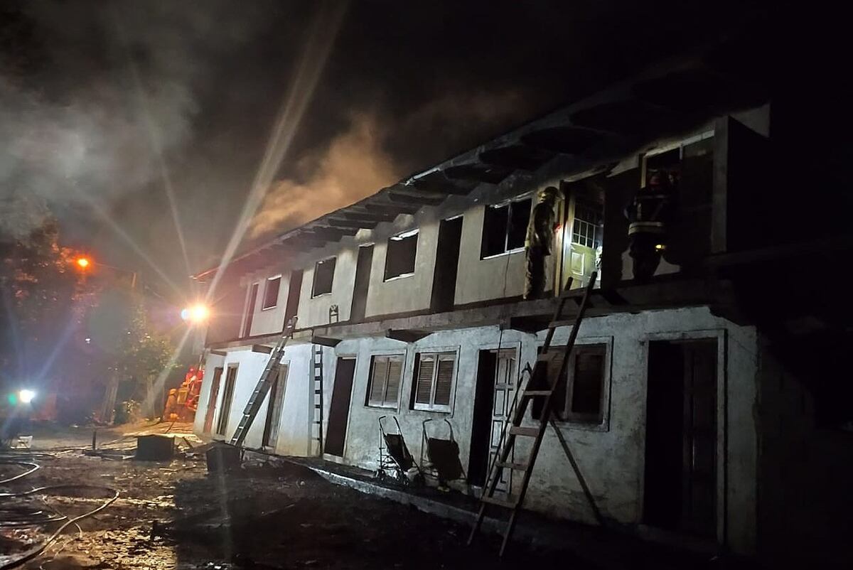 Villa General Belgrano. Un incendio en un edificio (Bomberos).