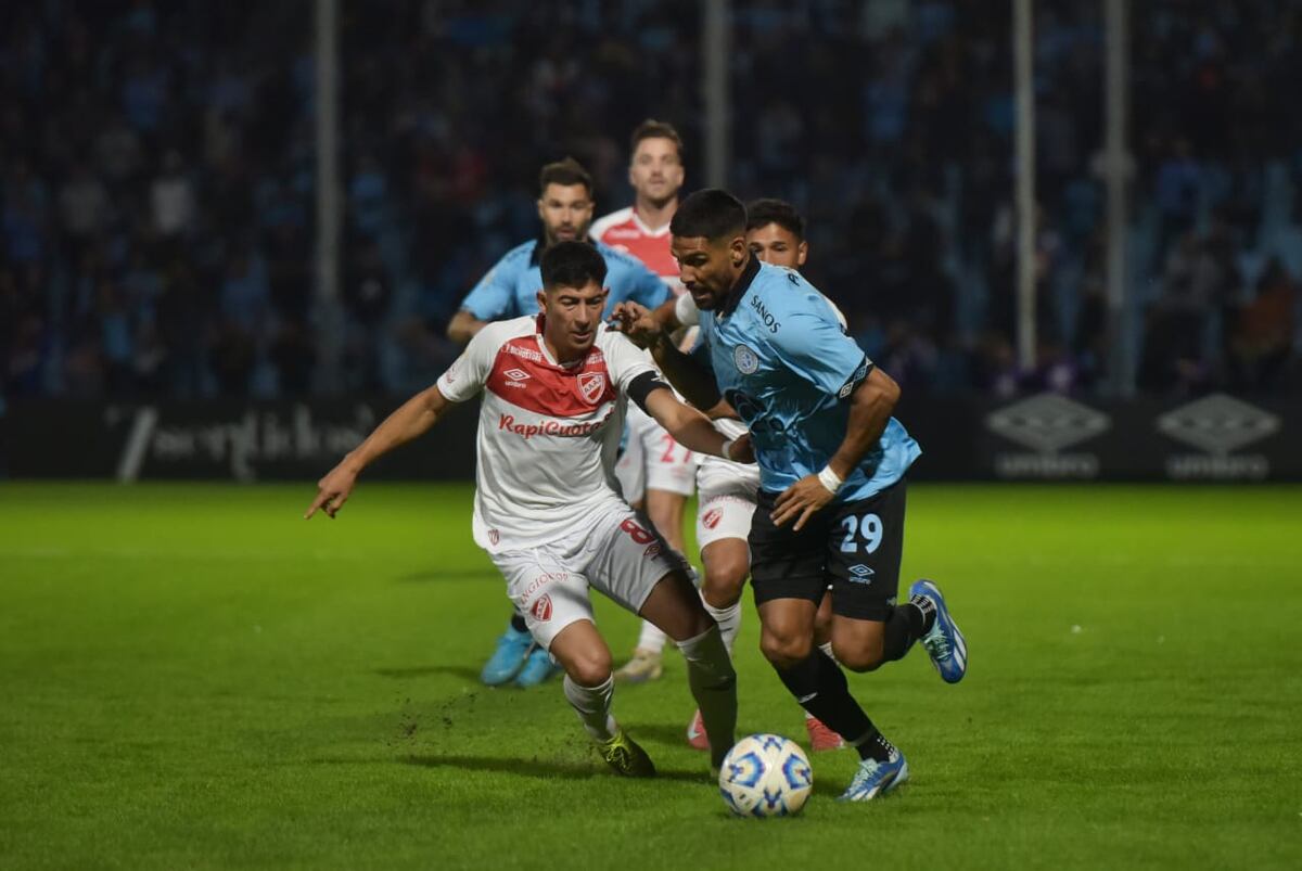 Belgrano en su partido ante Argentinos. (Facundo Luque / La Voz).