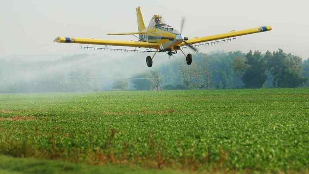 Avión para pulverizaciones agrícolas. (AP/Archivo)