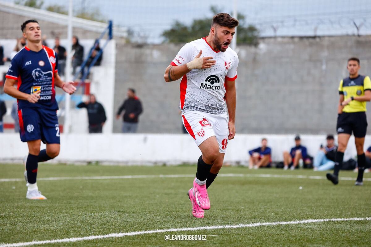 Martiniano Compagnucci, delantero de la primera local de Instituto que vive un gran momento. (Prensa IACC).