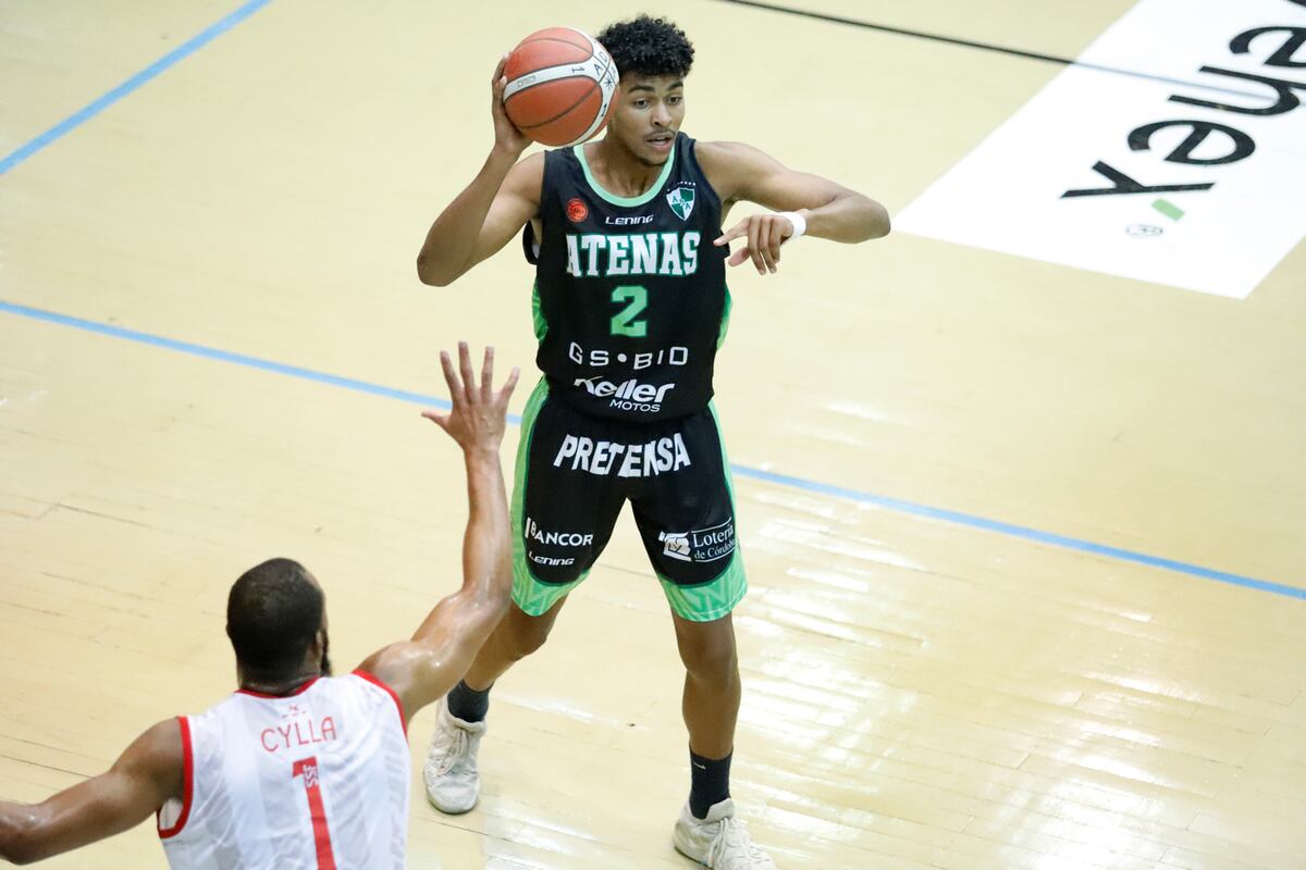 Lee Aaliya, el intento de 19 años, le dio soluciones a Atenas en los dos costados de la cancha. (Germán Ruiz / Prensa Atenas)