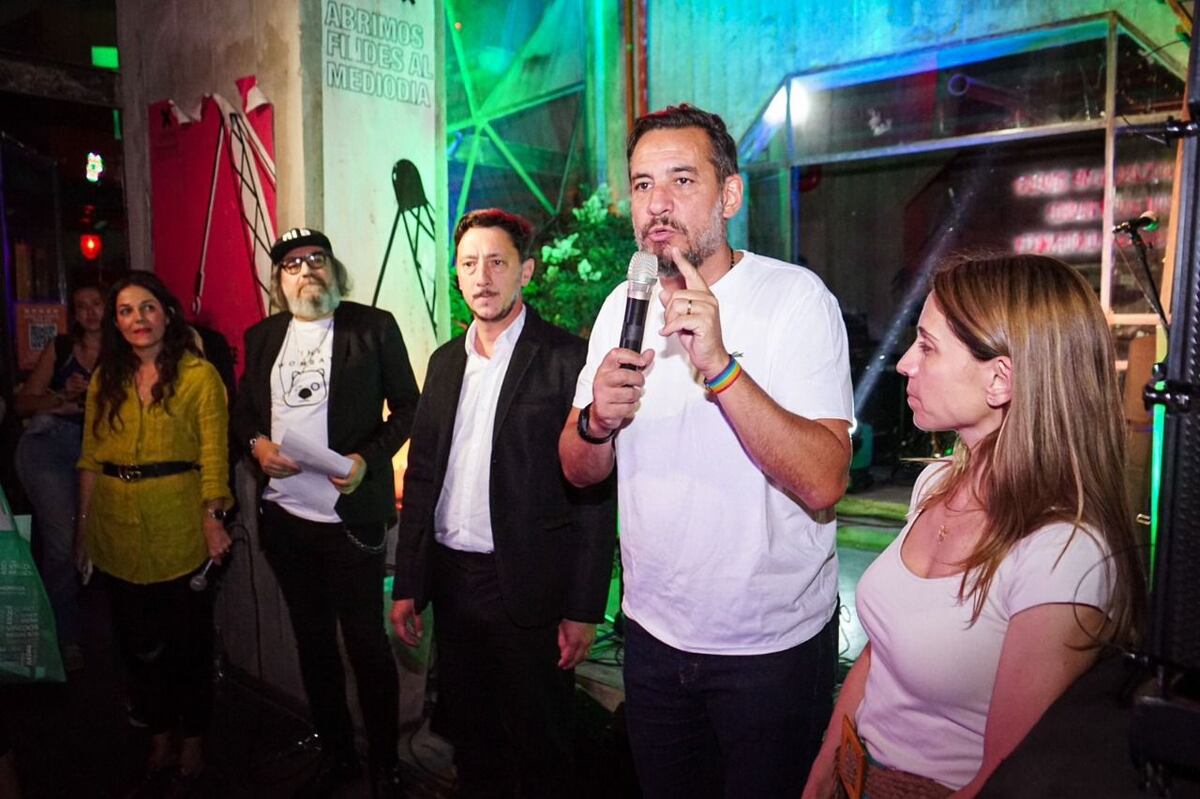 Presentación de "Córdoba by Night", recorridos por bares de Güemes. Miguel Siciliano, Pancho Marchiaro, CJ Carballo. (Foto: Turismo Municipalidad de Córdoba)