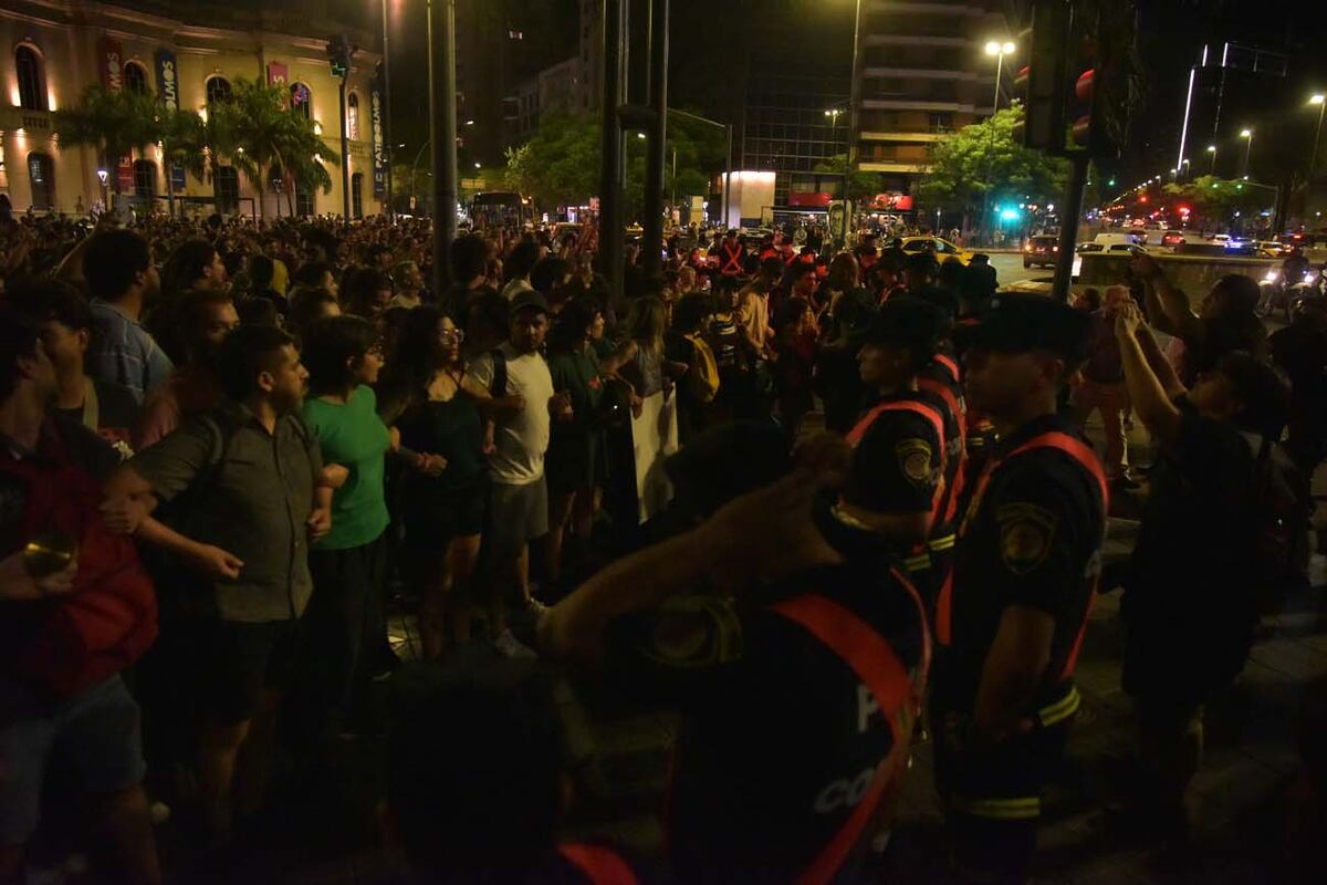 cacerolazo en patio olmos