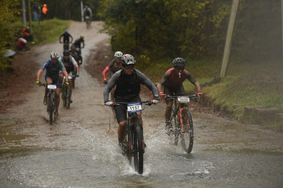 Desafío Río Pinto, día2. La competencia más convocante de MTB a nivel continental, con una inscripción de 5500 participantes, un récord histórico. (La Voz)