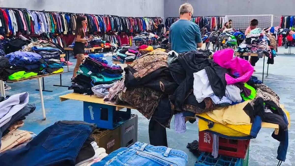 Ropa importada desde $3.000: cómo funciona Yankylandia, la feria que arrasa en Buenos Aires.