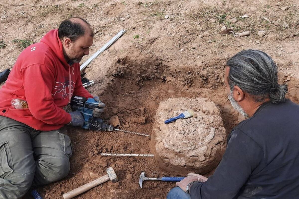 Tareas de excavación en la costa del río Reconquista. (Equipo de investigación)