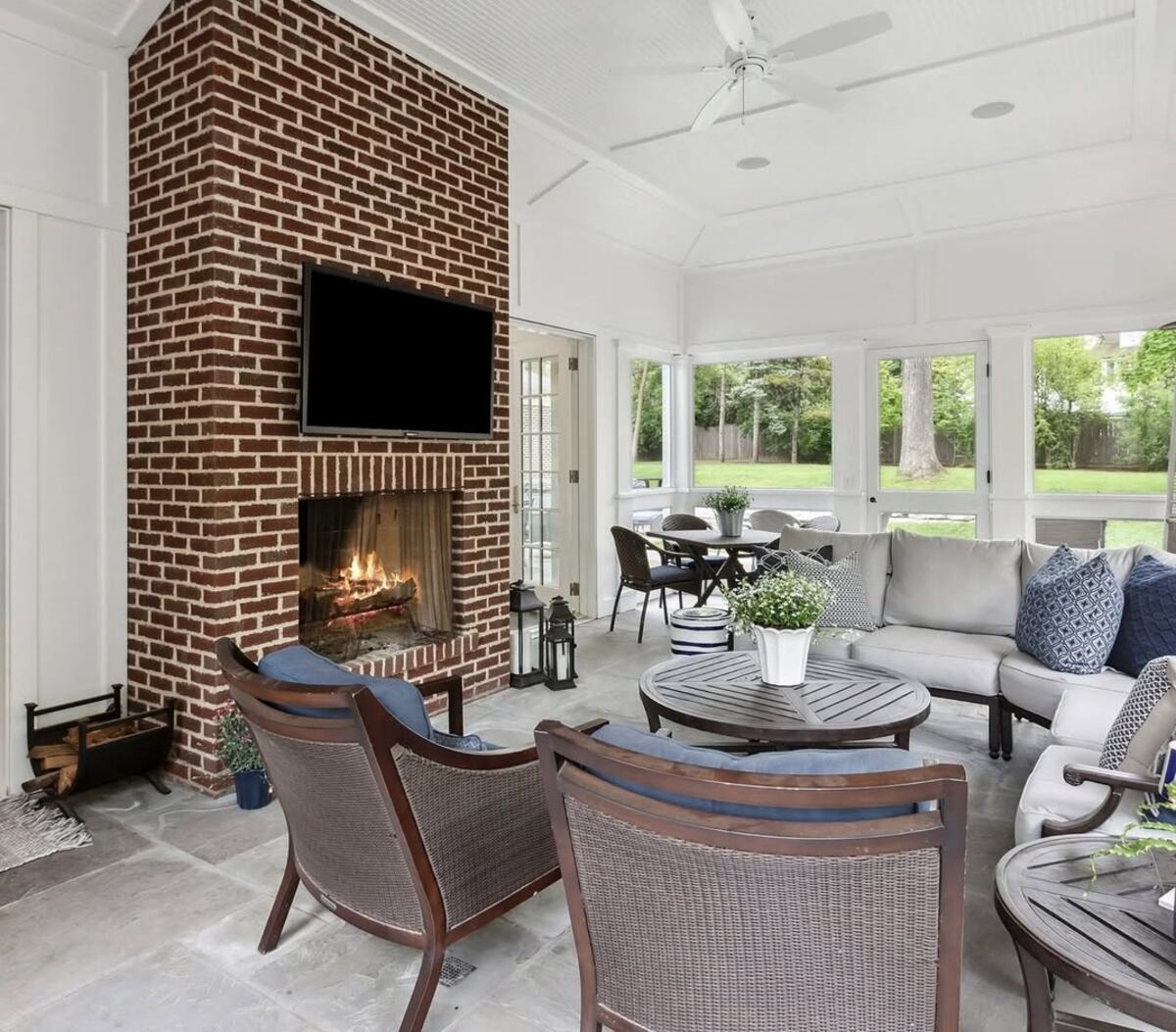 Se vendió la casa de "Mi pobre angelito". (Fotos: Coldwell Banker Realty/AirBnB)