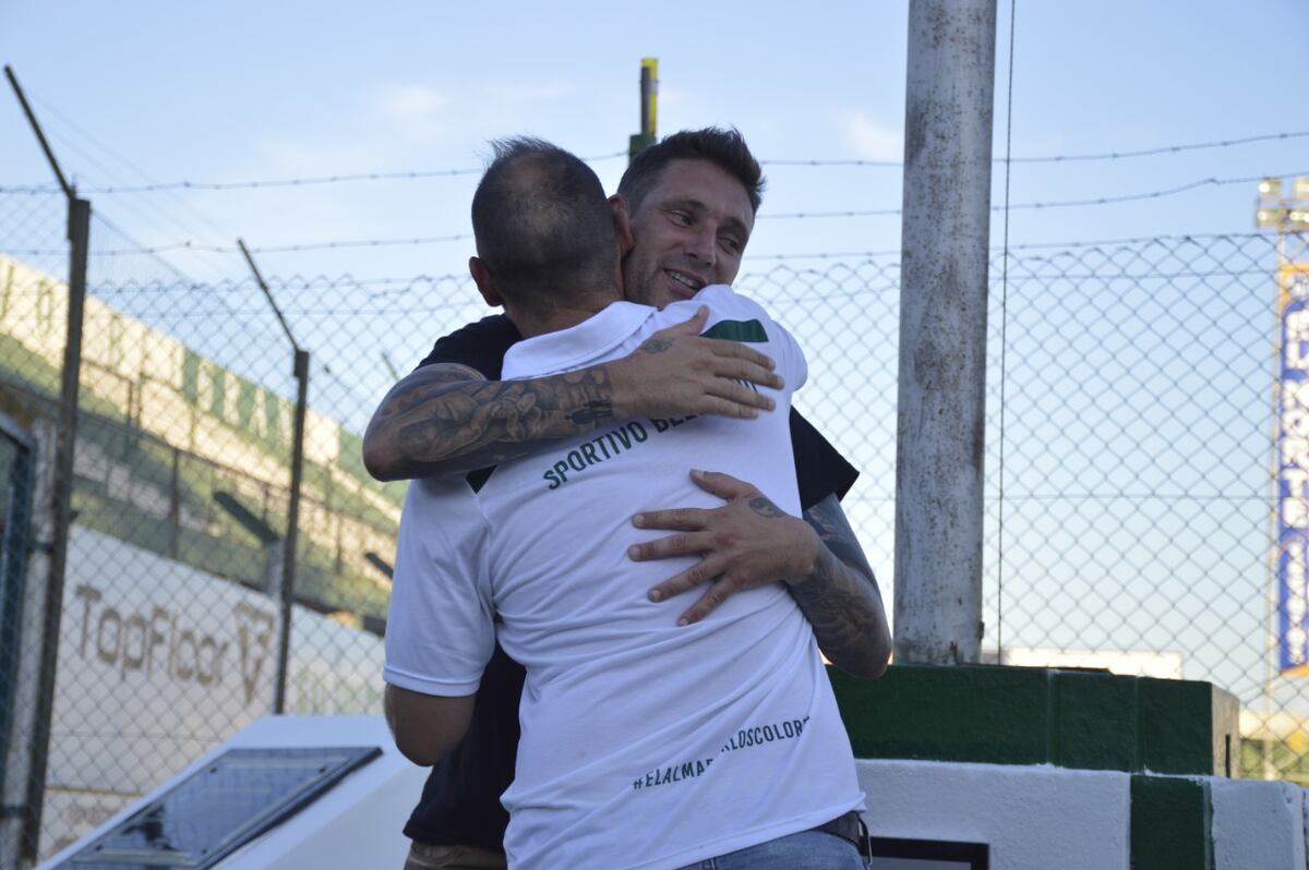 El presidente junto a Juan Pablo Francia, compañeros dentro de la cancha y ahora afuera: "el Gordo" es mánager del club. (Gentileza Prensa Sportivo Belgrano de San Francisco)