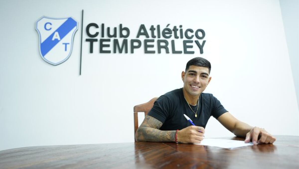 El volante fue comprado por Talleres en 2021 y fue cedido en su momento a Temperley, tras pasos por Atenas de Uruguay y Güemes. (Prensa Temperley)