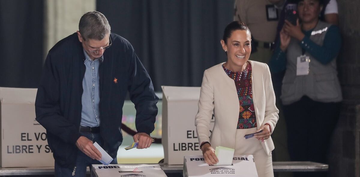 La presidenta de México, Claudia Sheinbaum, emite su voto durante la elección del Poder Judicial, en la Ciudad de México. Foto Xinhua Imagen