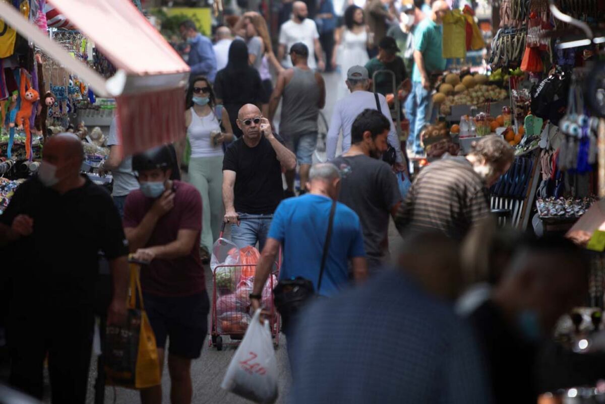 Israel. Otro de los países que se mantiene en los puestos superiores. Esta semana suspendió el uso obligatorio de barbijos al aire libre. (AP)