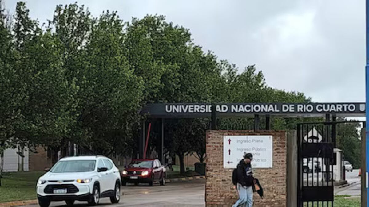 El acceso al predio de la Universidad Nacional de Río Cuarto (UNRC)