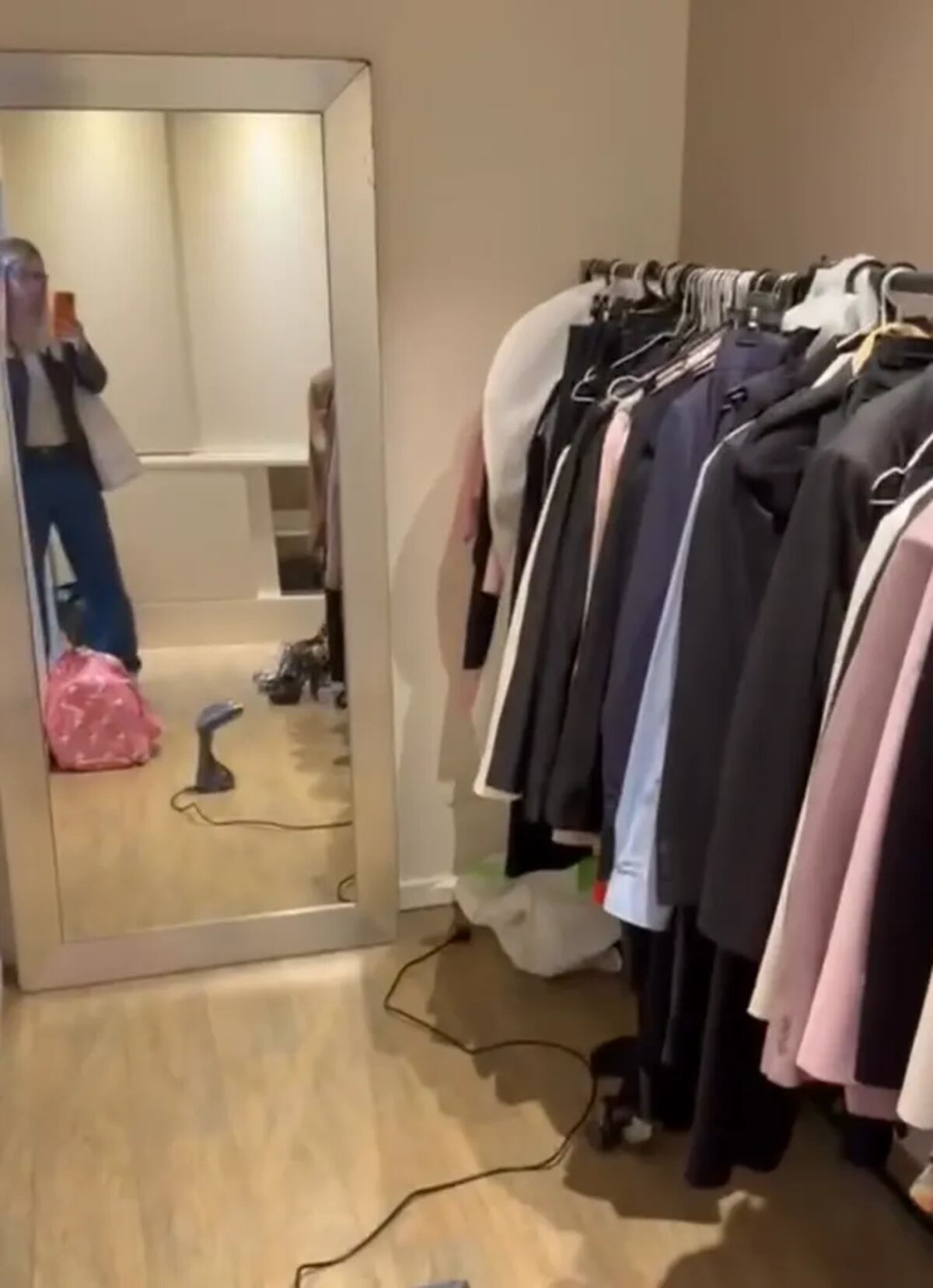 Vestidor de Wanda Nara en Telefe