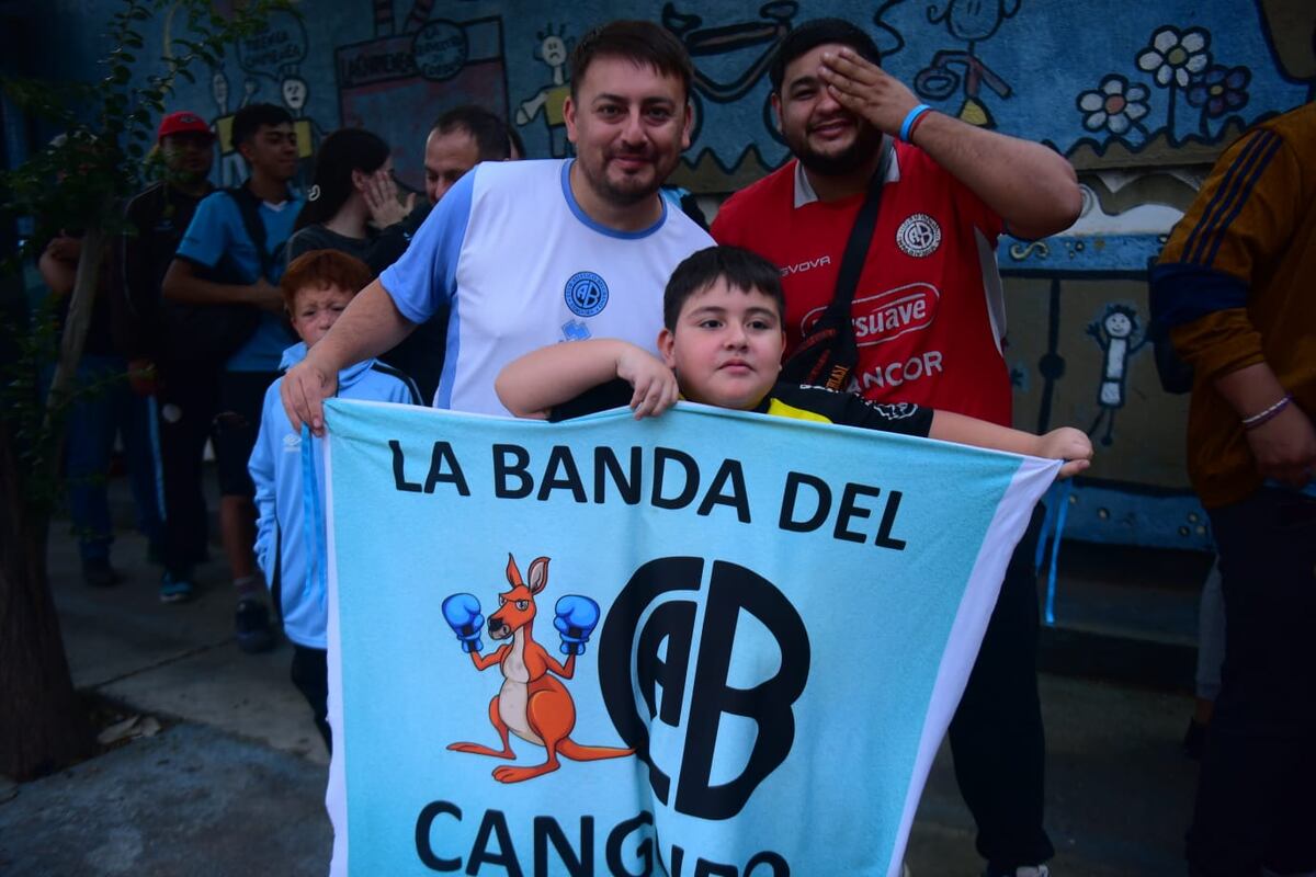 Belgrano y Racing se enfrentaron por las semifinales de la Copa Córdoba en el estadio Gigante de Alberdi. (Javier Ferreryra / La Voz)