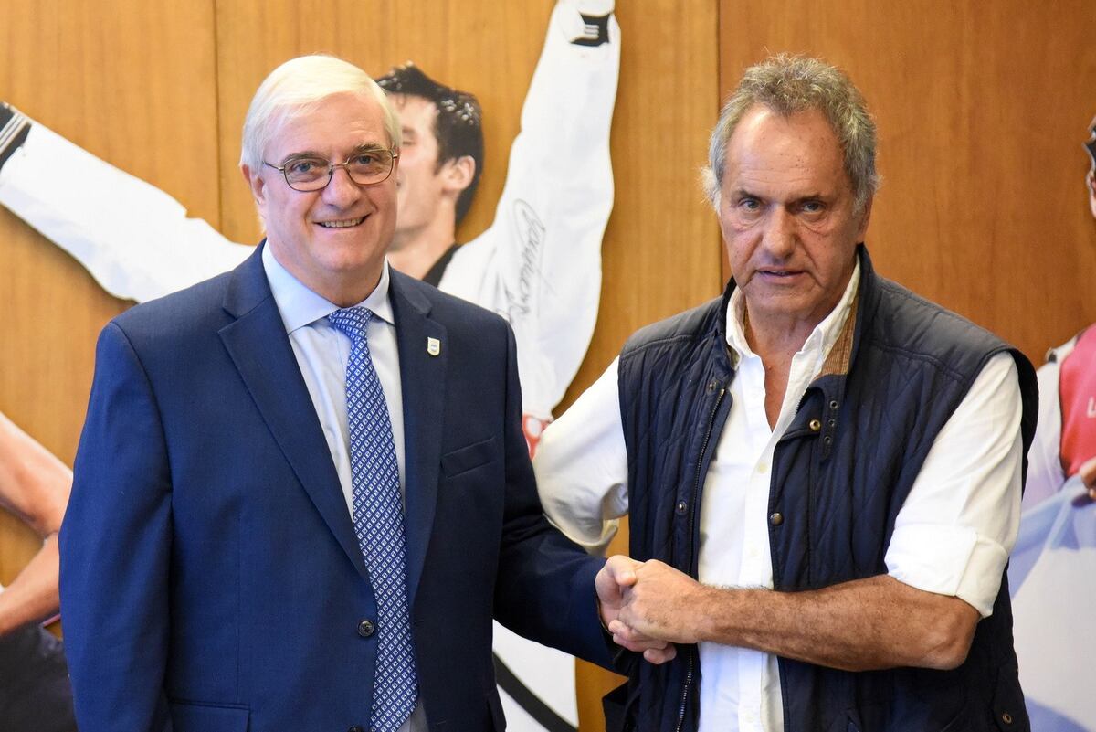 Mario Moccia, el nuevo presidente del Enard, y Daniel Scioli, secretario de Turismo, Ambiente y Deportes de la Nación. (Prensa COA)