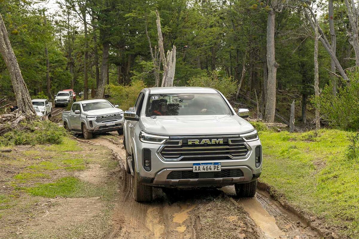 Ushuaia fue el lugar elegido por Stellantis para lanzar a la Ram Dakota. Se pusieron a disposición más de 20 unidades para probarlas. La mayor parte del camino estuvo custodiado por la imponente cordillera de los Andes.