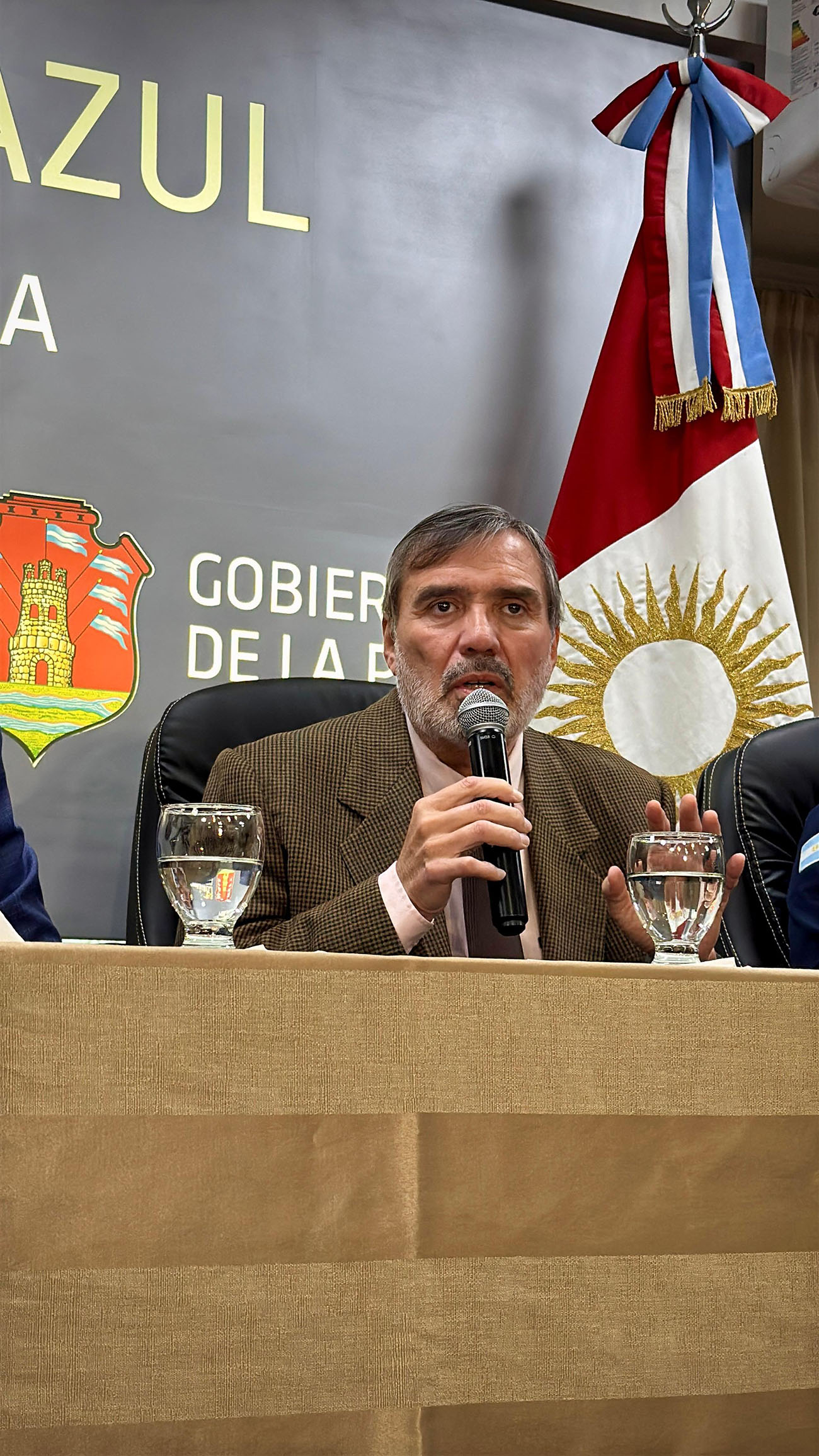 Conferencia de prensa en Jefatura de Policía tras el nuevo escándalo por las detenciones. Habla el fiscal Guillermo González. (Ministerio de Seguridad)
