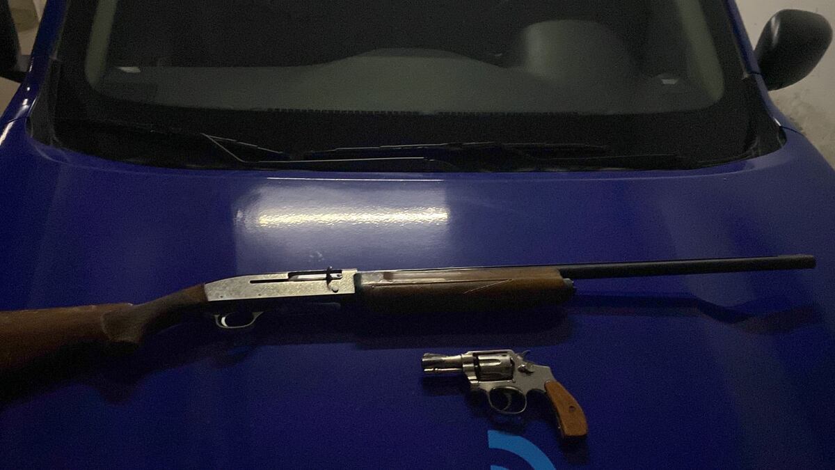Secuestro. La escopeta y el revólver utilizados durante el crimen de Mauricio Soria. (Policía)