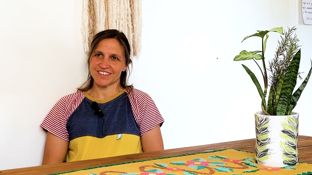 Anabel Uanino, presidenta de la fundación educativa “La huella” y directora de la escuela Olga Cossettini.