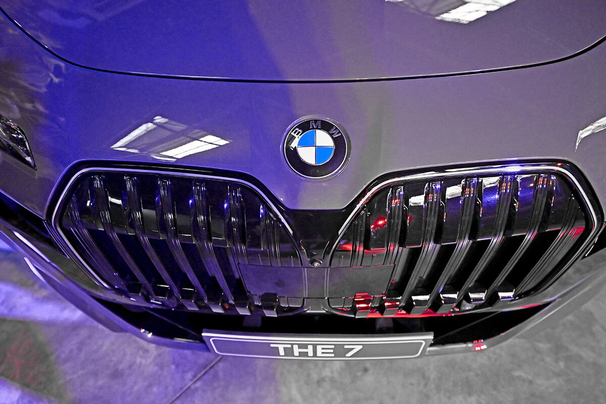 La séptima generación del BMW Serie 7 se presenta como uno de los vehículos más fastuosos y avanzados del mercado argentino.