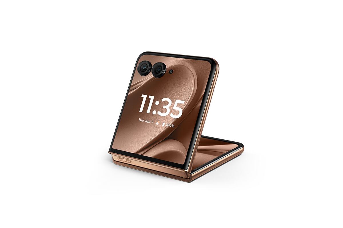 El Motorola razr 50 ultra, ahora en el Color del año 2025 