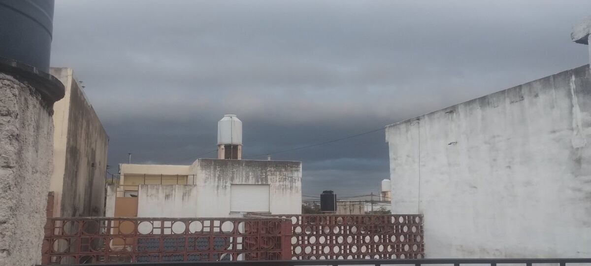 Tormentas y fuertes ráfagas de viento en Córdoba. (X: nanu2285)