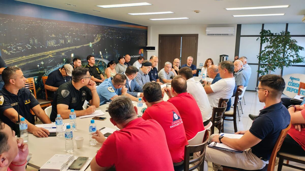 Marcelo Frossasco presidió la reunión de Cosedepro con los dirigentes de Talleres, liderados por Juan Fassi. (Prensa Agencia Córdoba Deportes)