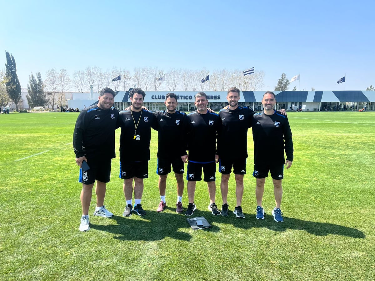 El cuerpo técnico de Juniors. el.