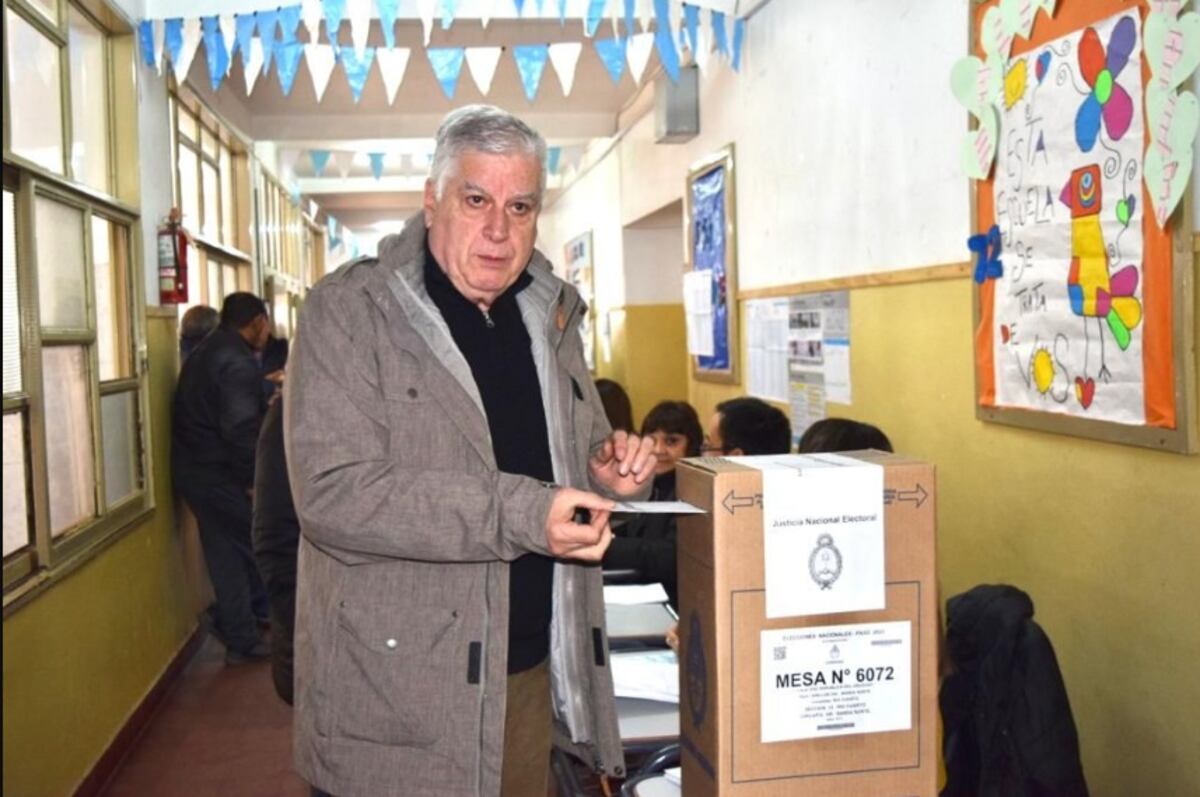 Río Cuarto. Sufragó Gutiérrez, referente del peronismo de Córdoba (Tomy Fragueiro/La Voz).