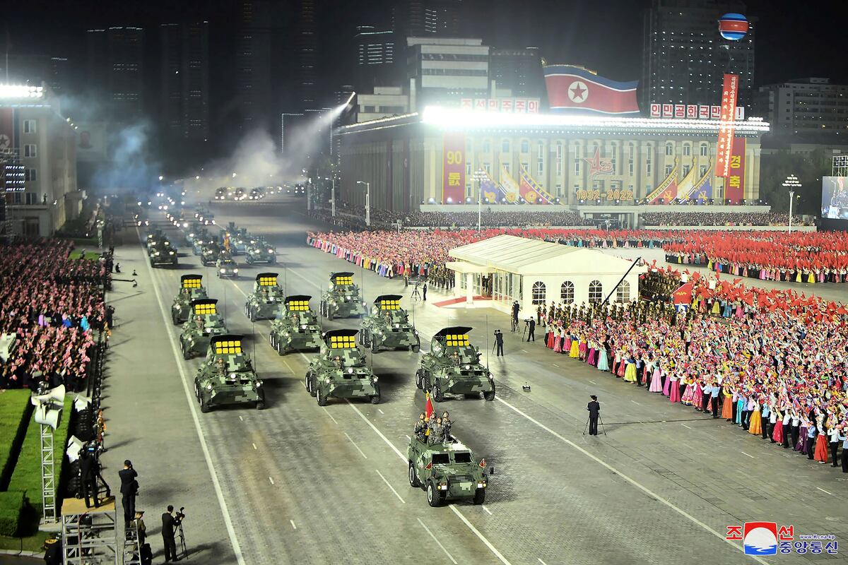 El impactante desfile militar en Corea del Norte (AP).