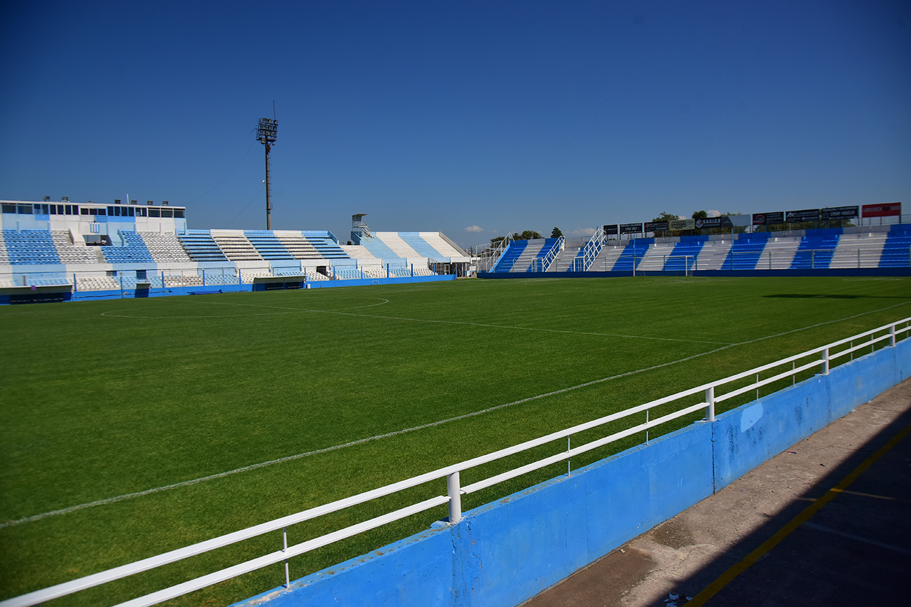 Nuevas obras en el estadio Miguel Sancho de Racing de Nueva Italia
Foto: Pedro Castillo / La Voz