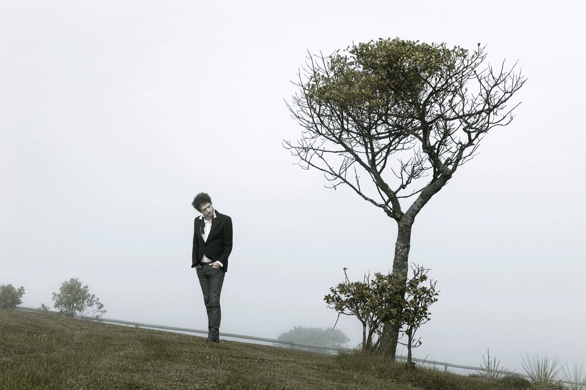 Foto de prensa de "Fuerza Natural", el último disco de Gustavo Cerati. (Sony Music)