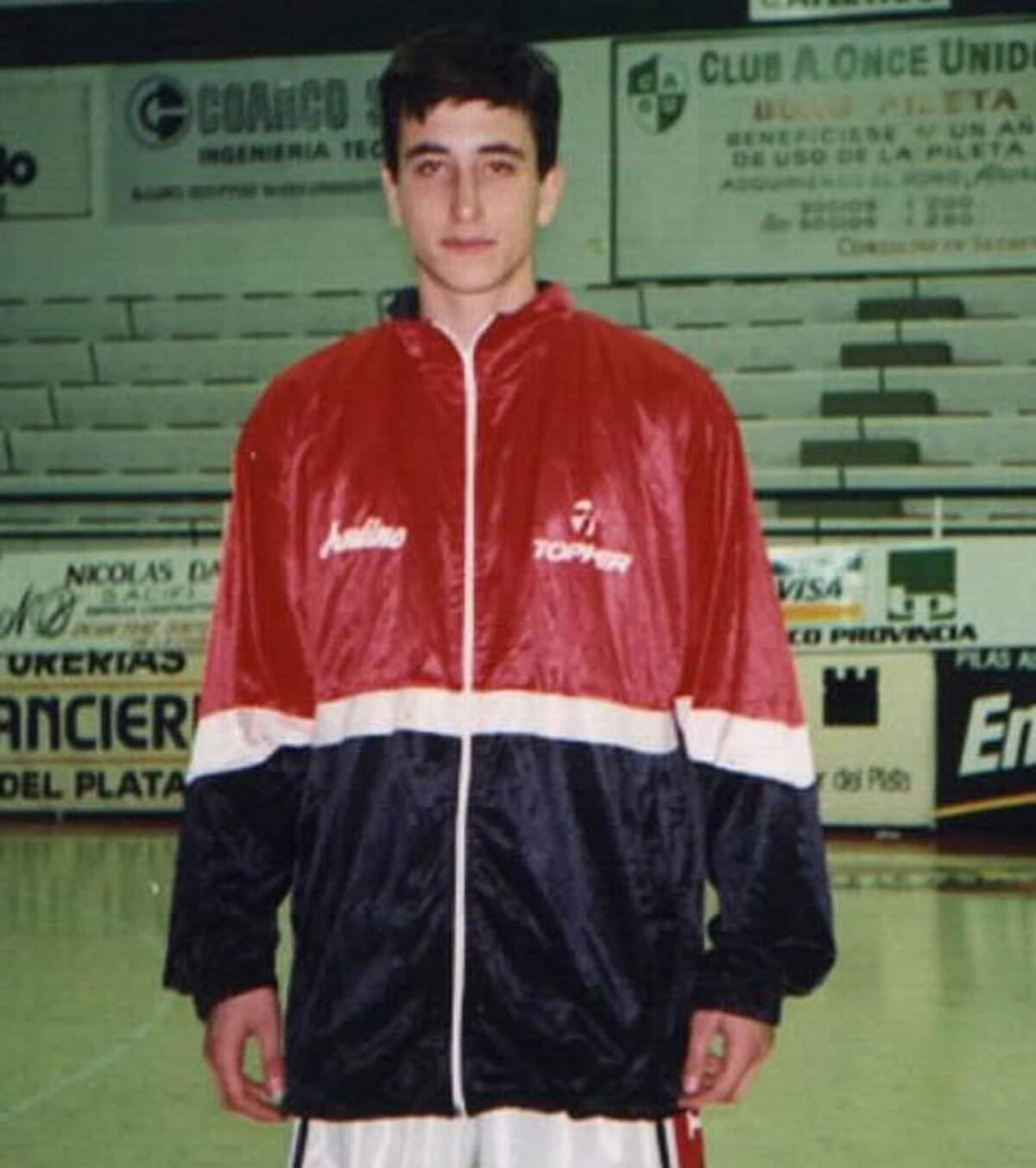 Se cumplen 30 años del debut de Manu Ginóbili en la Liga Nacional. Con la camiseta de Andino de La Rioja se presentó en Mar del Plata ante Peñarol. (Liga Nacional)