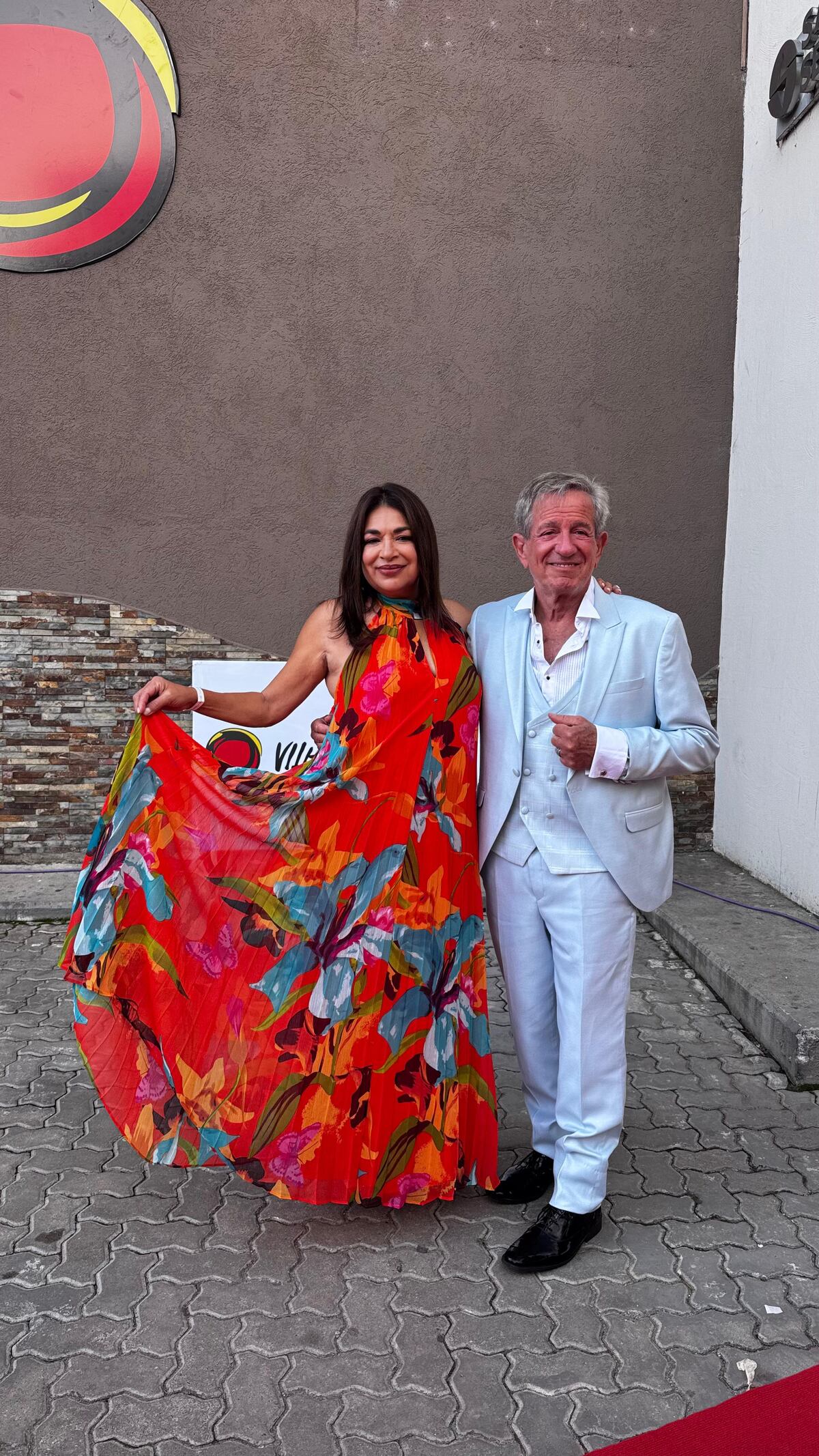 Claribel Medina y Pablo Alarcón ingresando al evento (Foto: La Voz)