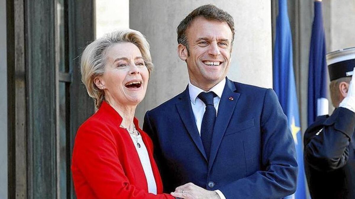 Ursula von der Leyen y Emmanuel Macron. 