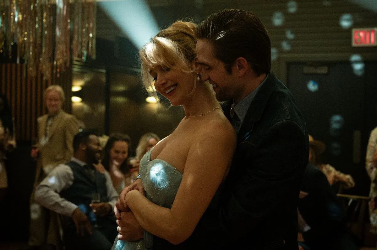 Con Jennifer Lawrence y Robert Pattinson, llega uno de los estrenos más esperados del cine.