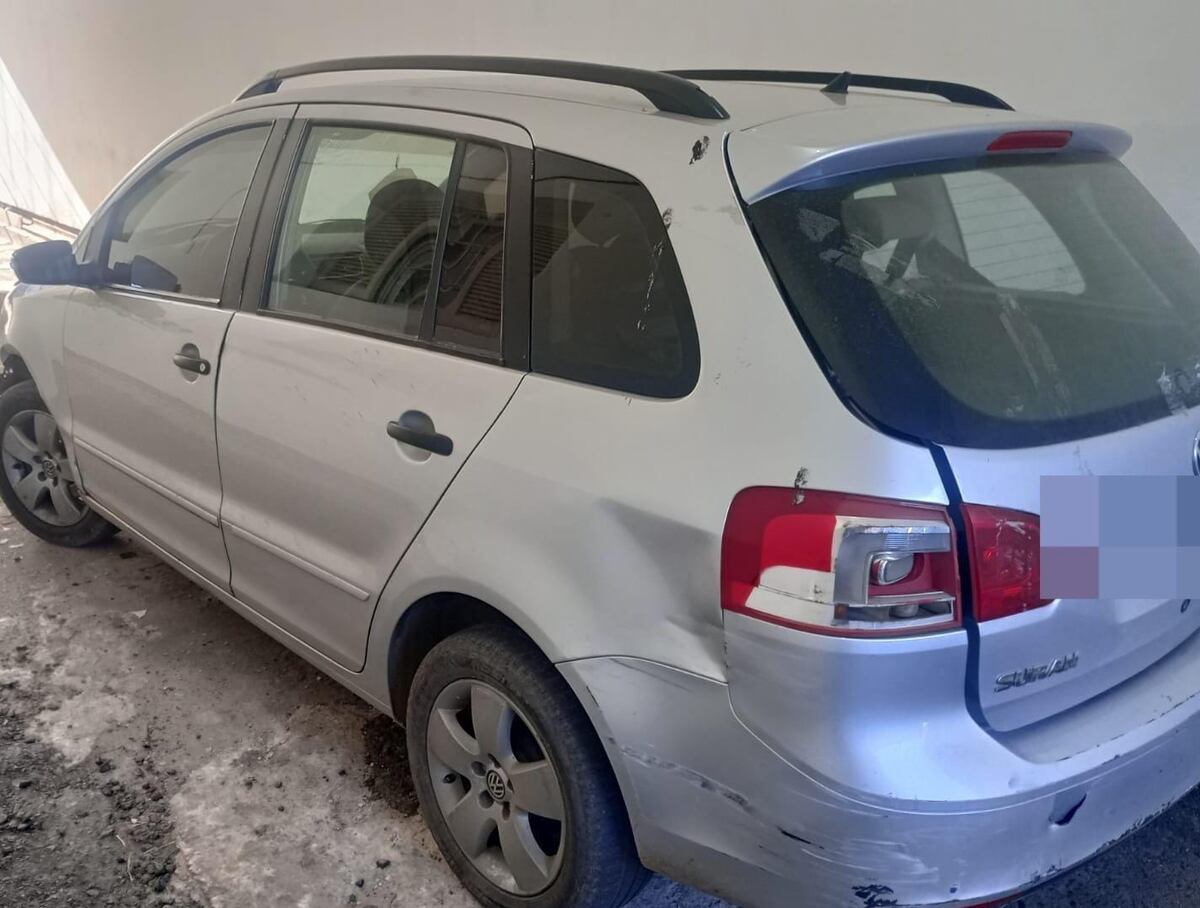 El auto. (Policía)