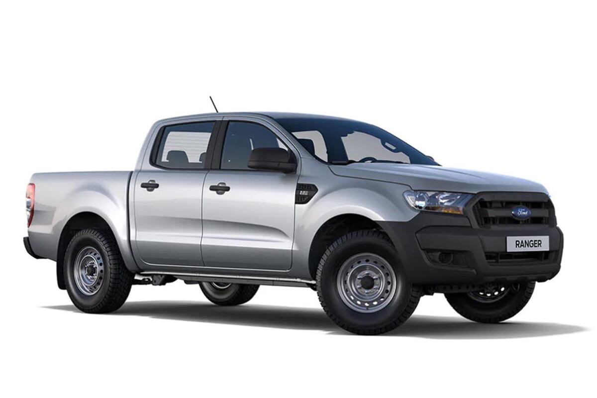 La Ford Ranger ofrece una opción naftera (2.5 litros con 166 CV y 255 Nm, apto para GNC) asociado a una caja manual de cinco marchas y una gasolera (2.2 l de 160 CV y 385 Nm) que se ofrece en 4×2 y 4x4 con caja manual de seis marchas.