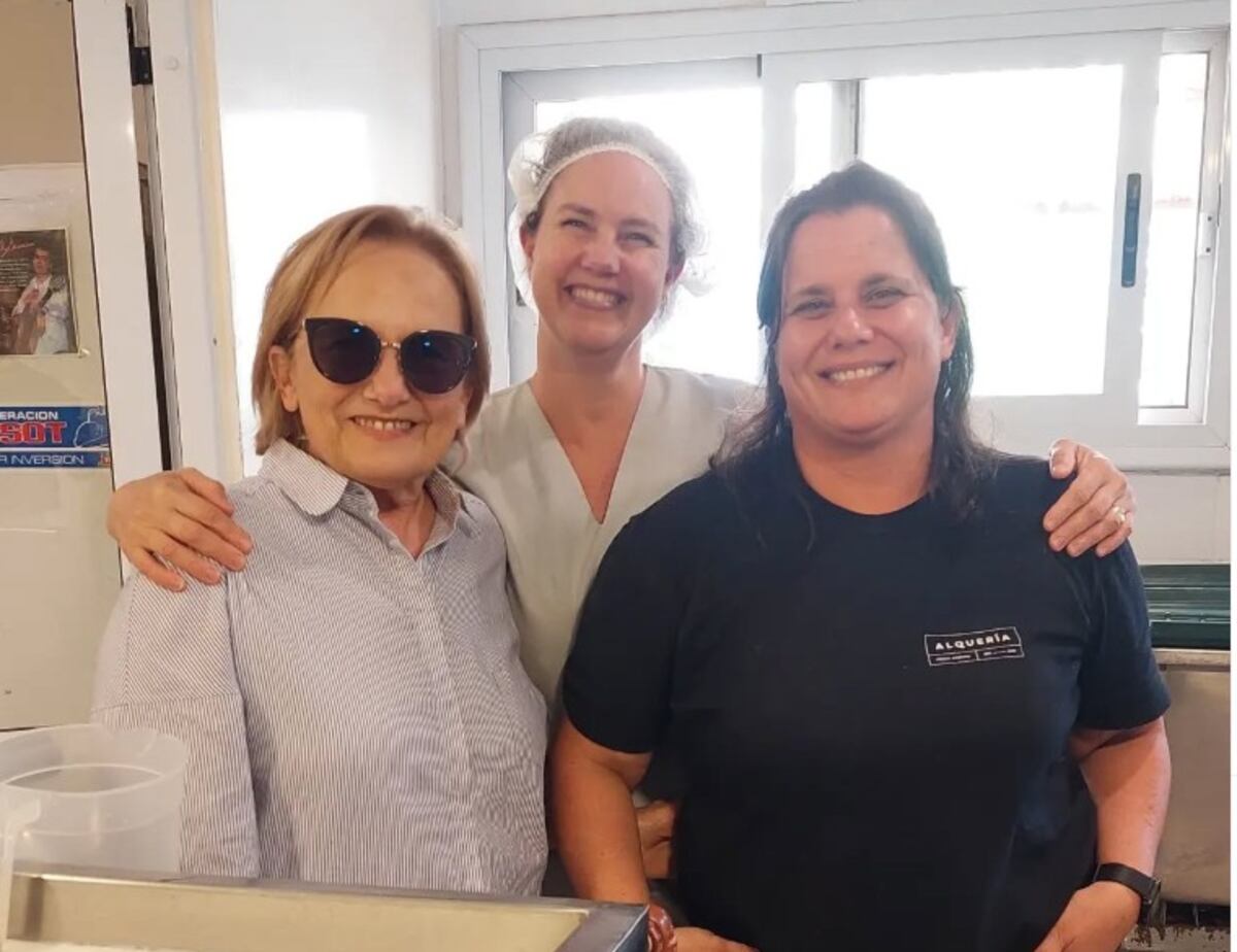 Dolli Irigoyen de visita, fanática de los quesos locales. (Gentileza)