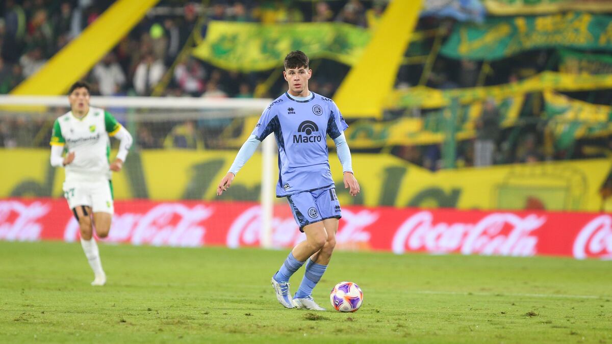 Bruno Zapelli en acción en el partido entre Belgrano y Defensa. (Prensa Belgrano).