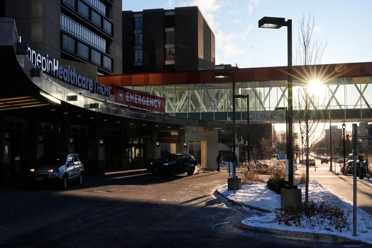 Tensión en hospital de Minneapolis  por fractura craneal de migrante mexicano.
