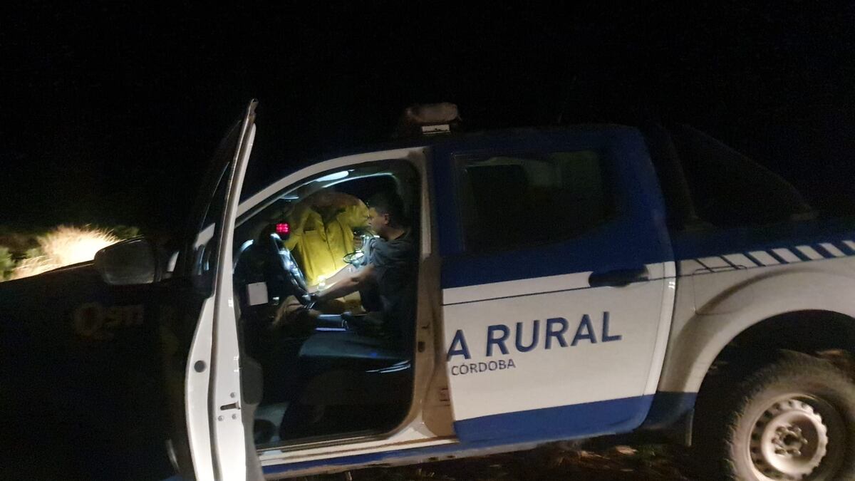 Avioneta tuvo que aterrizar de emergencia en la laguna Mar Chiquita. (Policía de Córdoba)