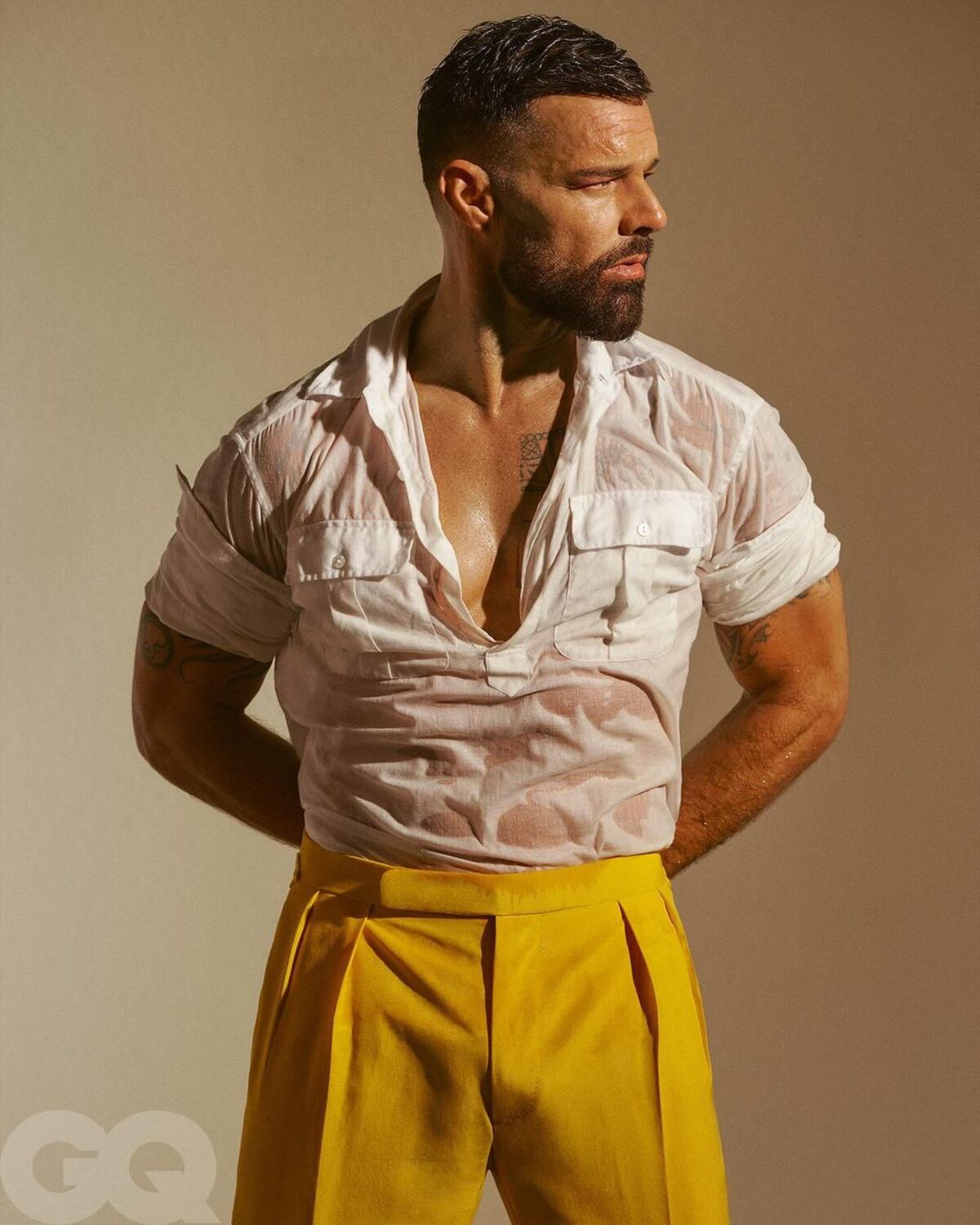 Ricky Martin, posando para la revista GQ. (GQ/ @ericraydavidson)