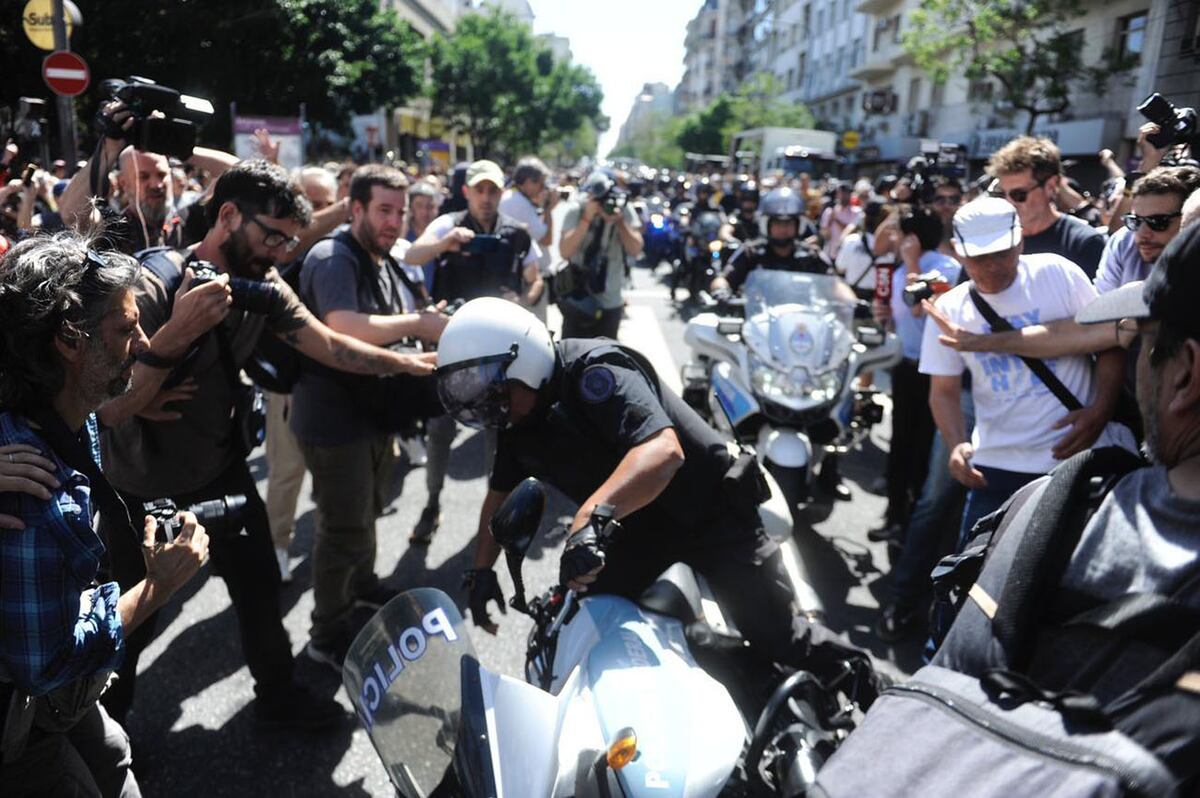 Primera marcha piquetera en el gobierno de Javier Milei. foto Federico Lopez Claro